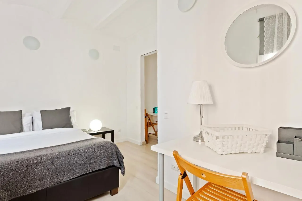 Cozy Apartment In Sagrada Familia 0*, Barcelona